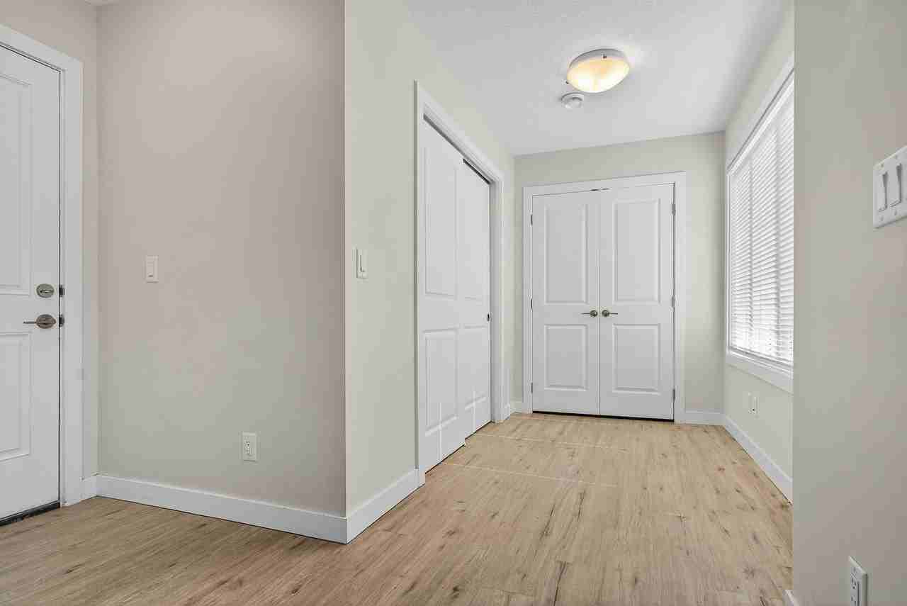 4905 52 St - Photo 5 of 16