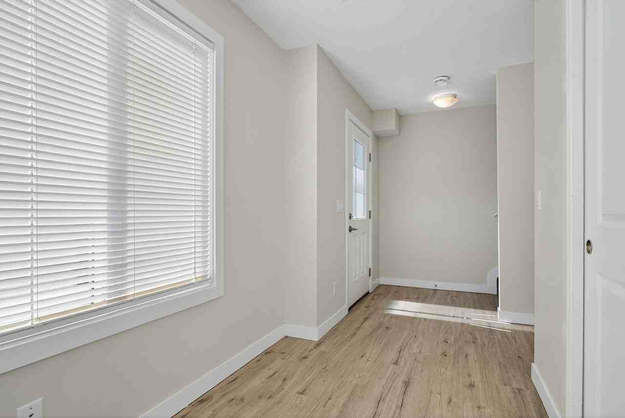 4905 52 St - Photo 6 of 16