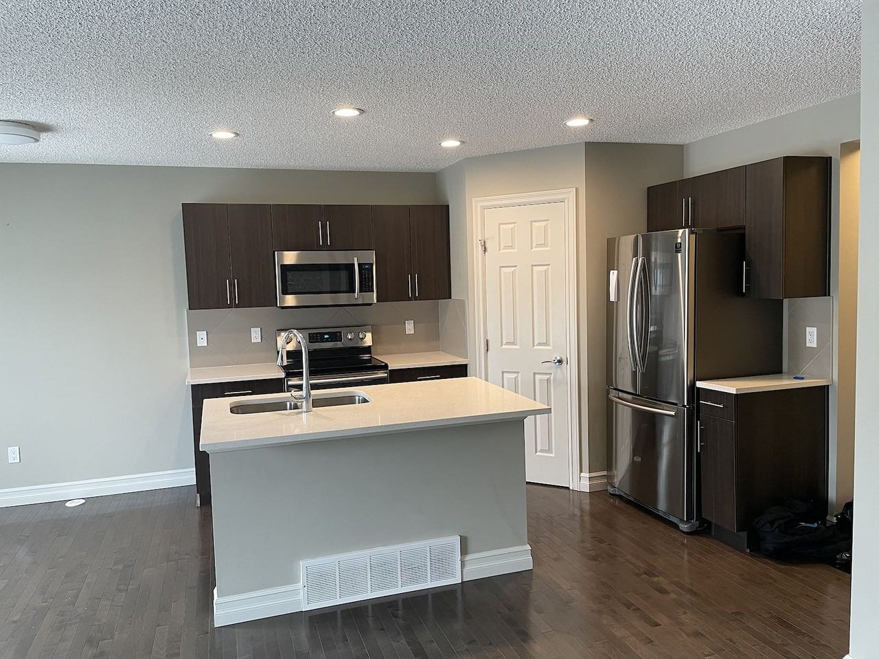 6849 Cardinal Link Sw - Photo 4 of 29