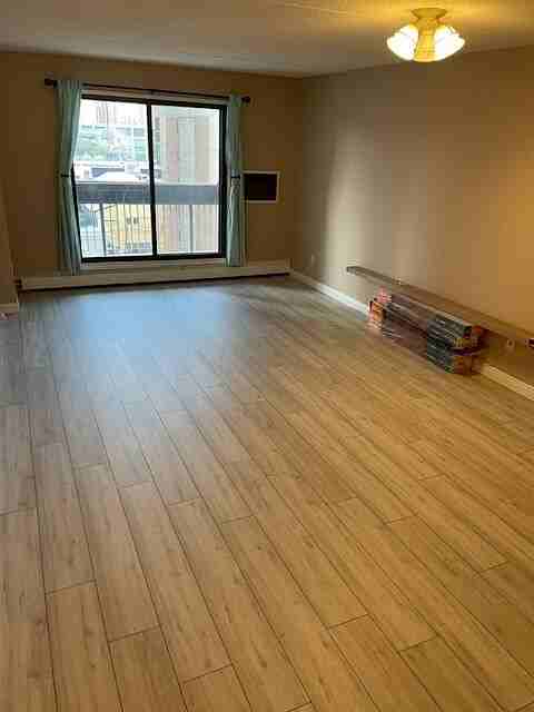 735 Dufferin Place - Photo 2 of 8