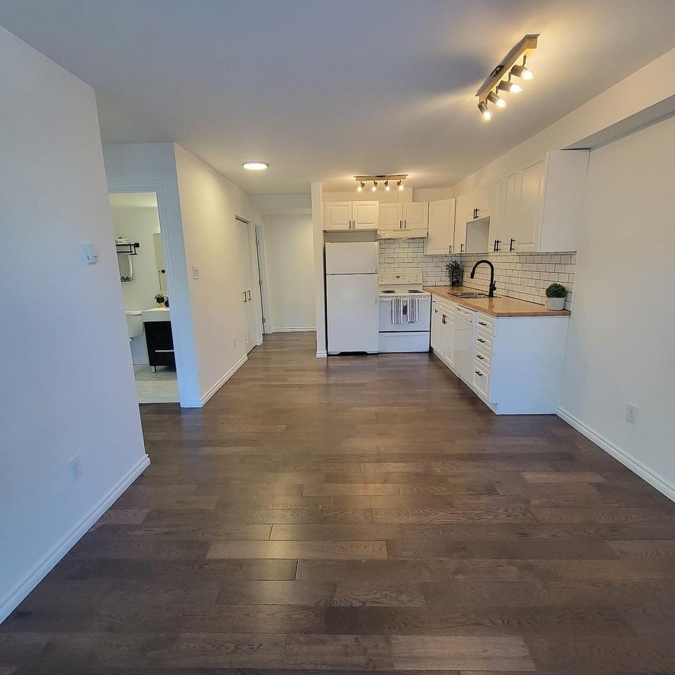 1613 11 Ave Sw - Photo 3 of 9