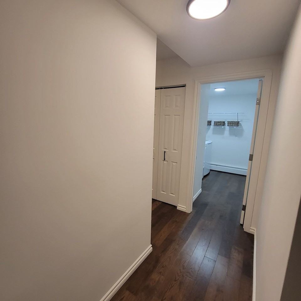 1613 11 Ave Sw - Photo 4 of 9