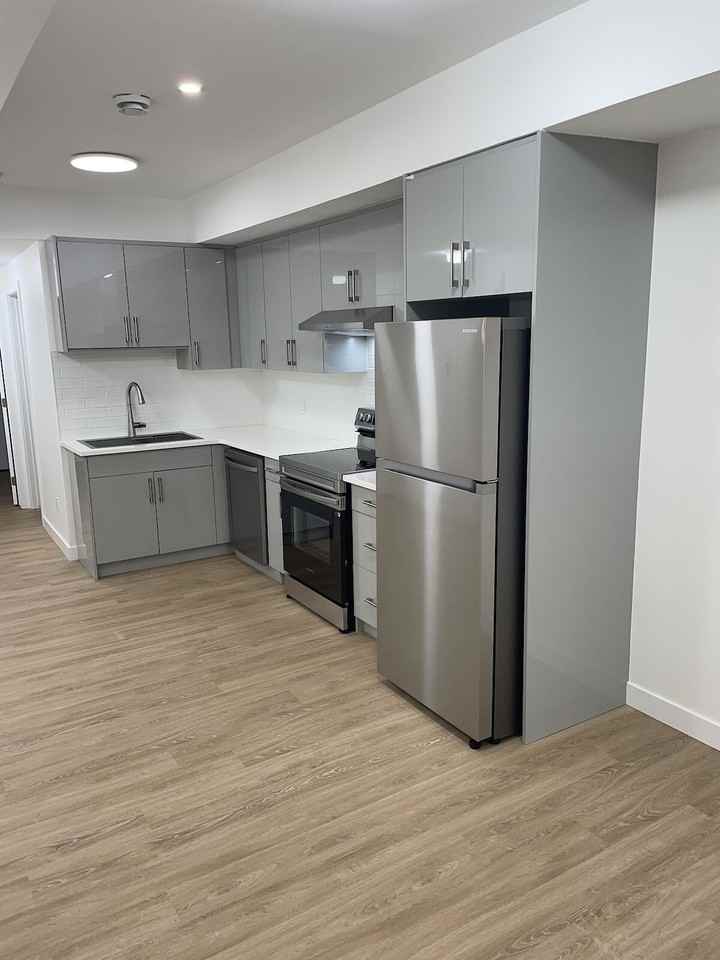 10945 73 Ave Nw - Photo 3 of 9