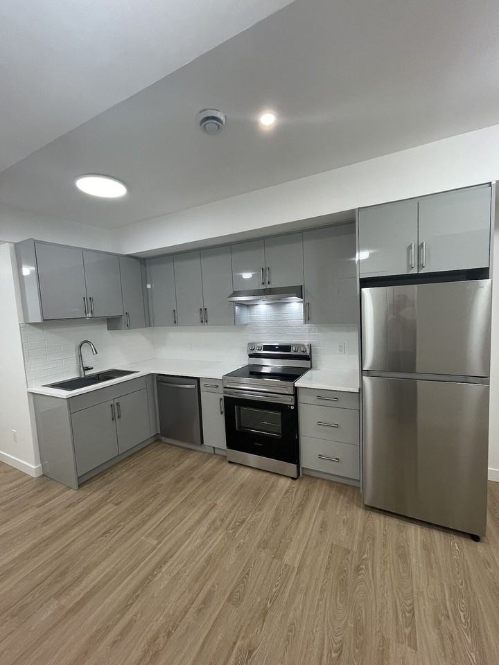 10945 73 Ave Nw - Photo 4 of 9