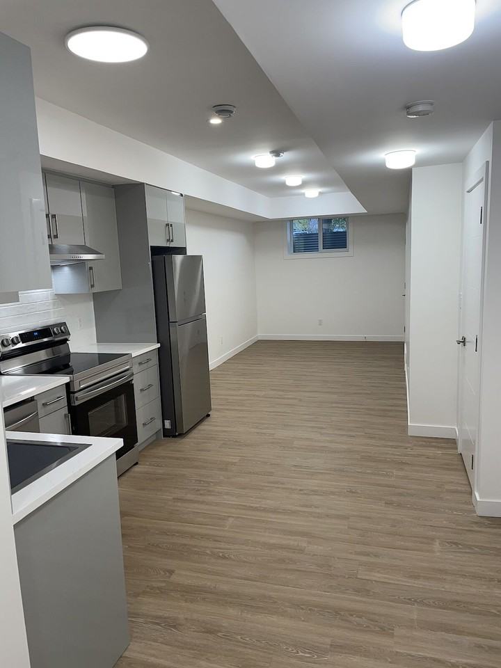 10945 73 Ave Nw - Photo 5 of 9