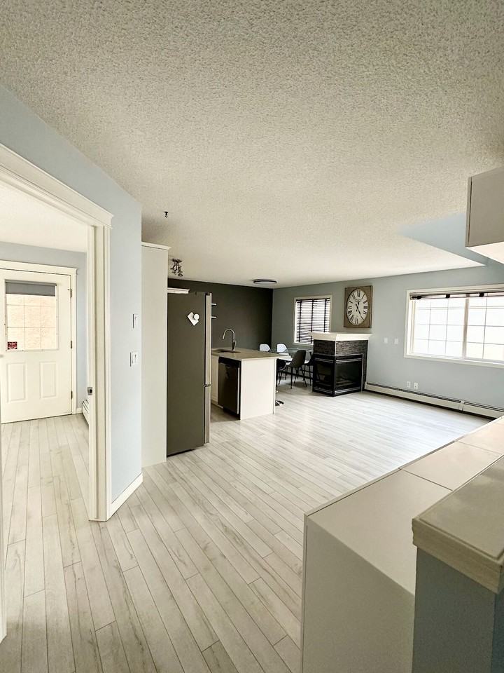 1401 - 1401 Centre A Street Northeast - Photo 4 of 17