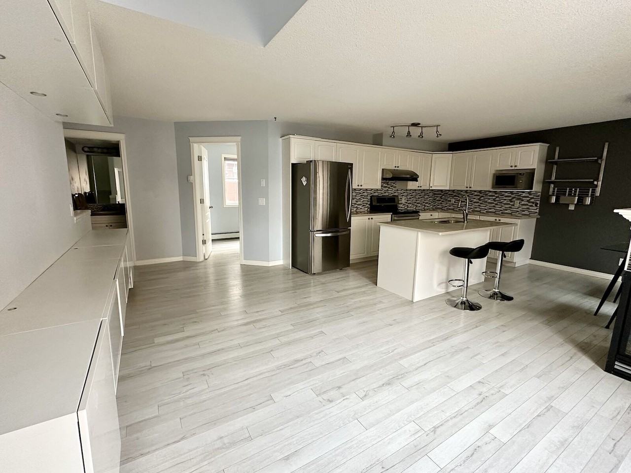 1401 - 1401 Centre A Street Northeast - Photo 6 of 17