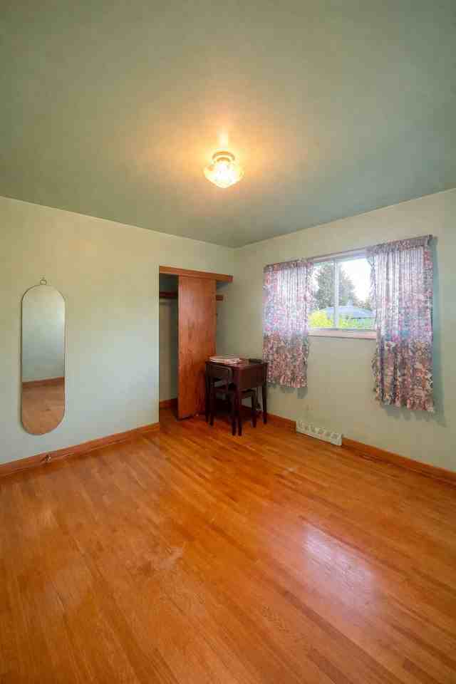 2419 26 Ave Nw - Photo 6 of 8