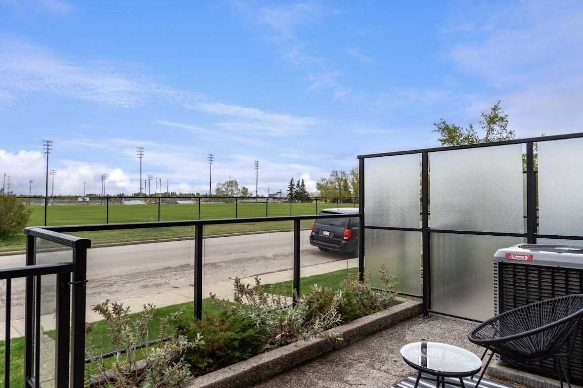 5109 19 St Sw - Photo 3 of 41
