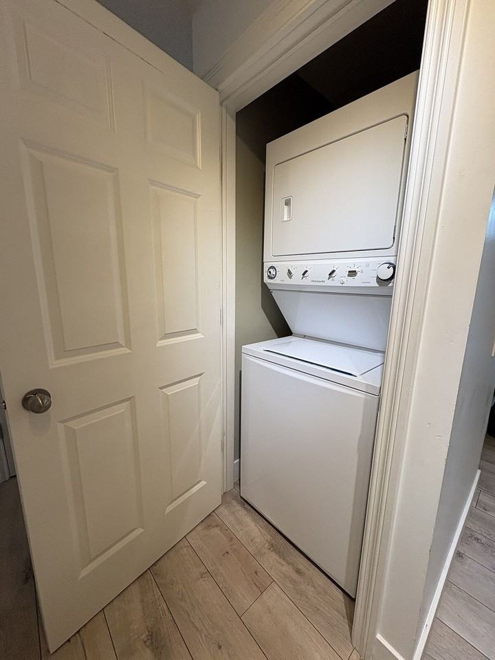 950 Apartment Building - Photo 3 of 14