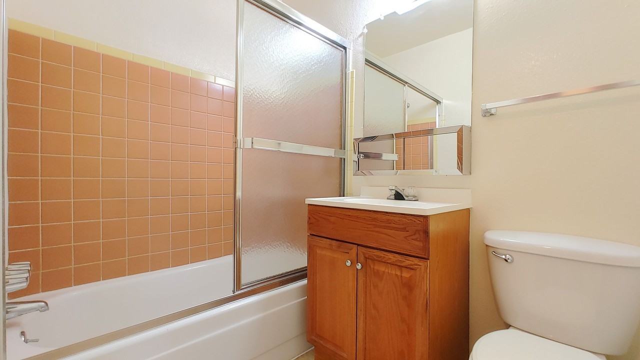General Marshall St (216) - Photo 6 of 17