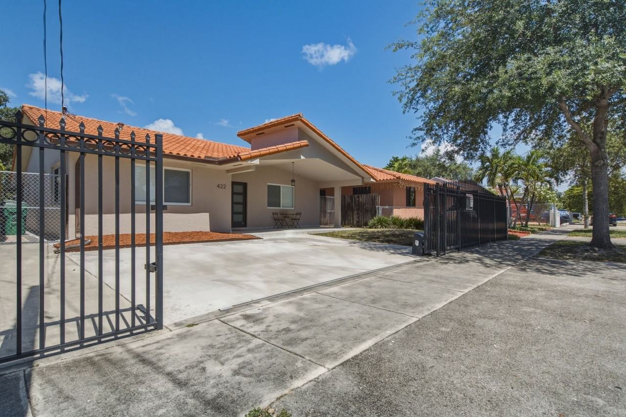 422 Nw 23rd Pl - Photo 3 of 25
