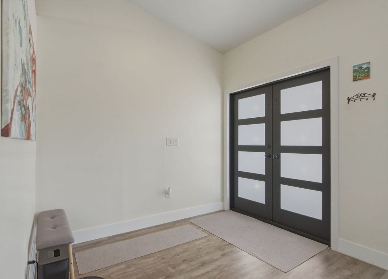 422 Nw 23rd Pl - Photo 5 of 25