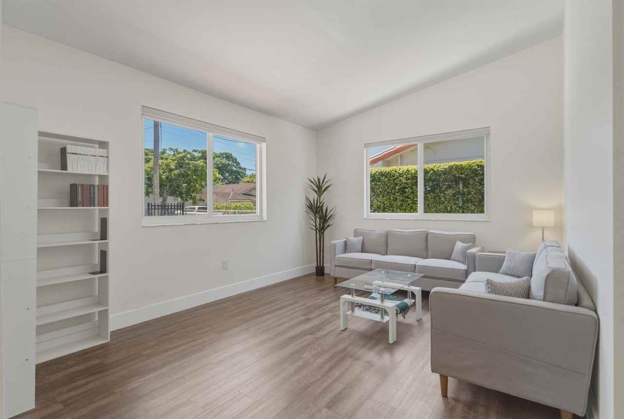 422 Nw 23rd Pl - Photo 6 of 25