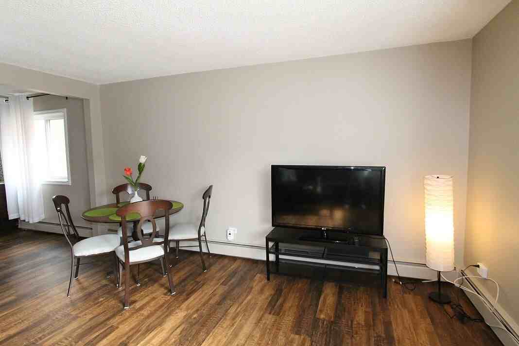 518 22 Ave Sw - Photo 3 of 7