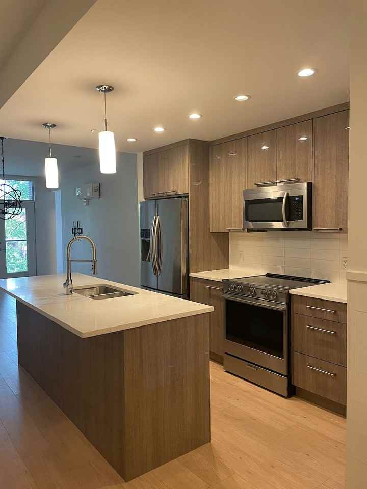 317 303 - 317 22 Avenue Southwest - Photo 2 of 18