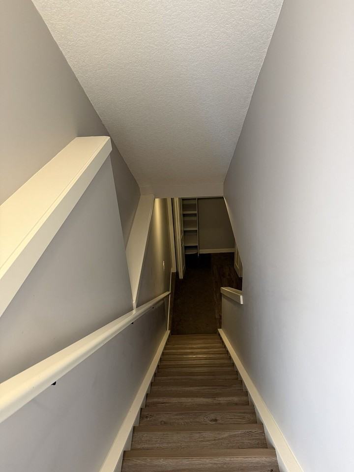 8540 89 St Nw - Photo 3 of 12