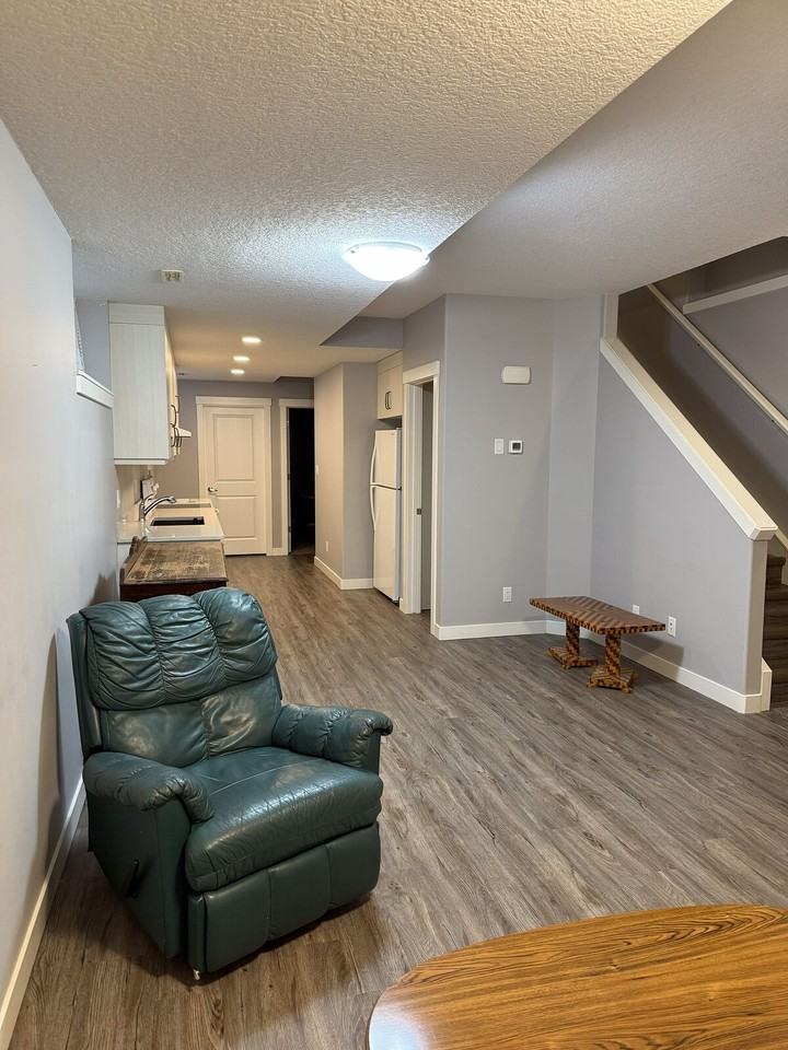 8540 89 St Nw - Photo 6 of 12