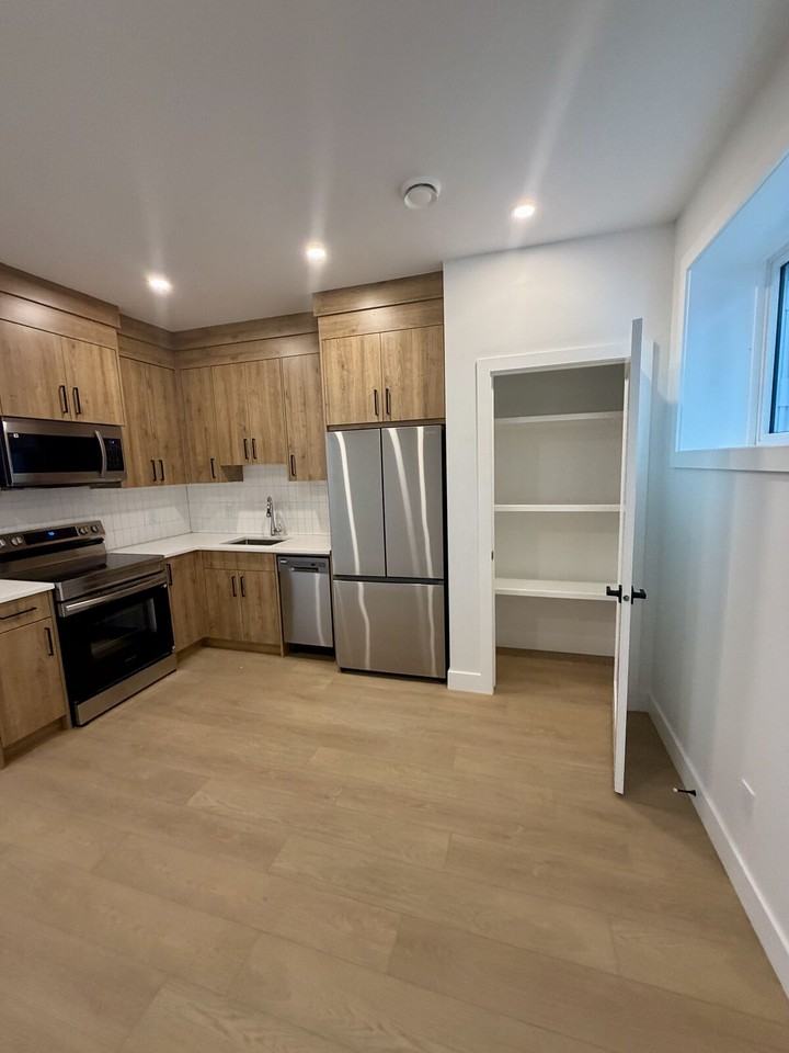 4115 26 Ave Sw - Photo 4 of 13