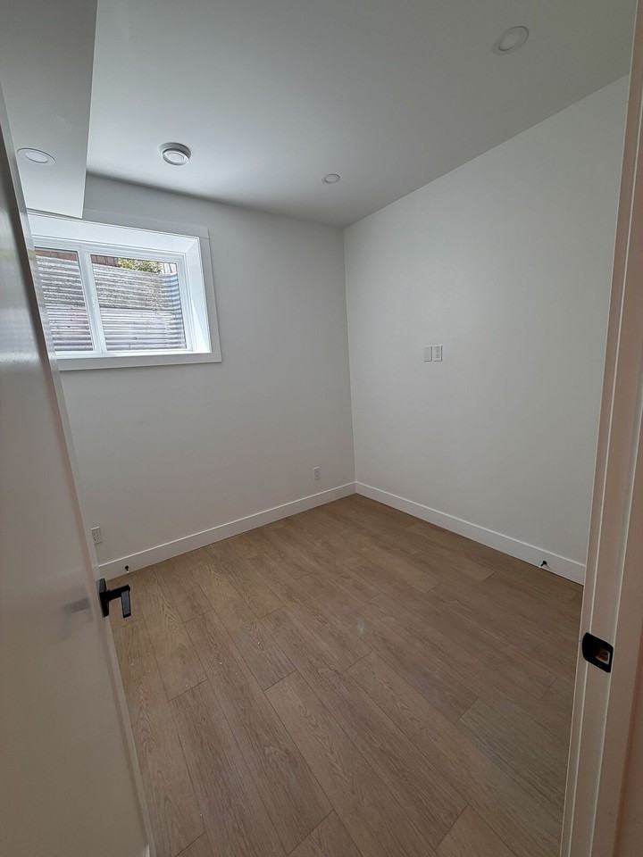 4115 26 Ave Sw - Photo 5 of 13
