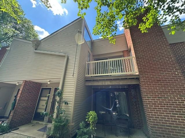 703 Camelback Ct - Photo 2 of 30