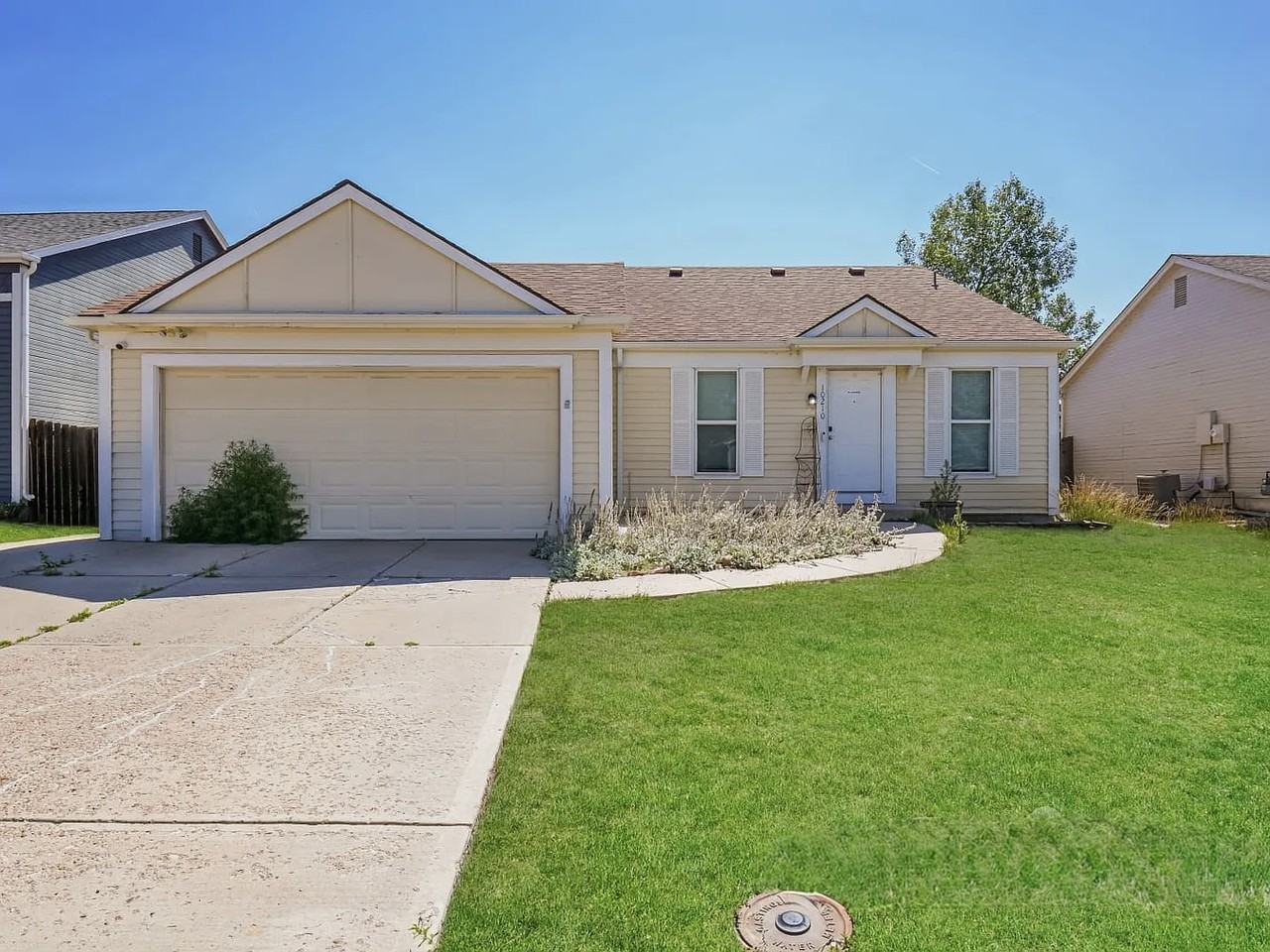 10298 North Robb Street - Photo 2 of 10