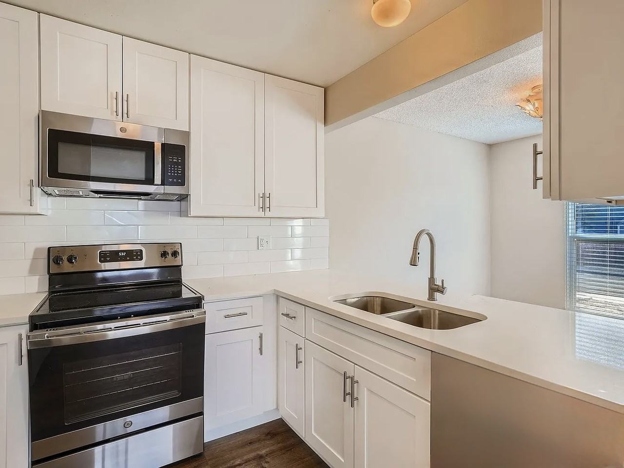 10298 North Robb Street - Photo 7 of 10
