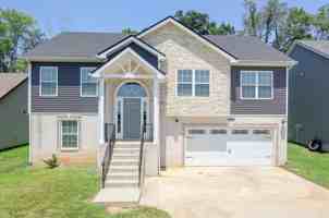 featured image of 1121 Cardinal Creek Dr