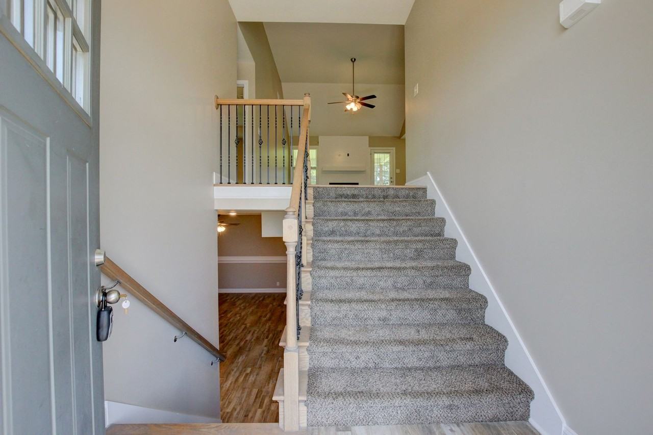 1121 Cardinal Creek Dr - Photo 2 of 50