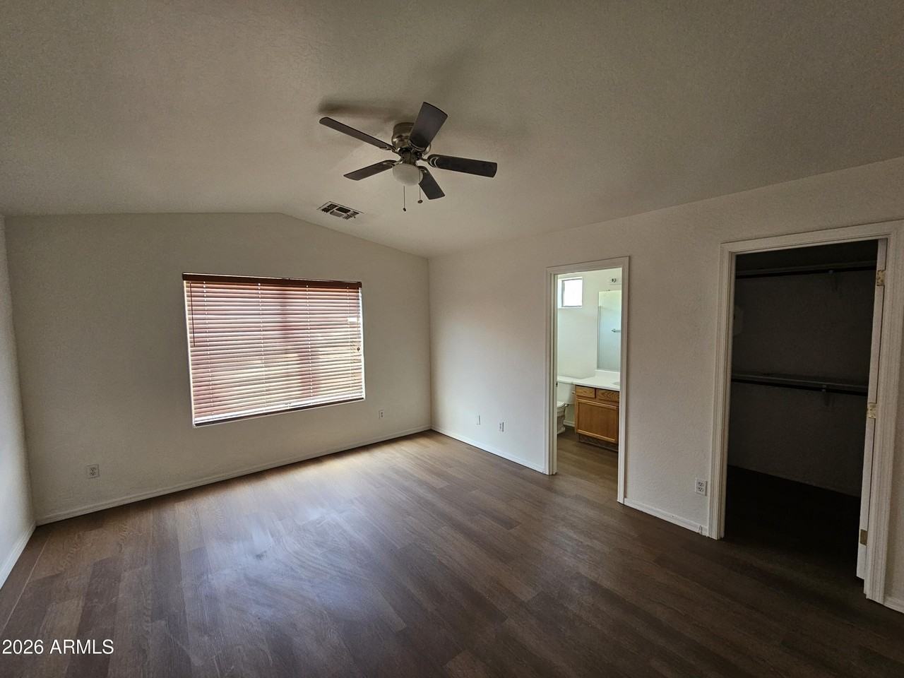 10809 W Edgemont Ave - Photo 4 of 7