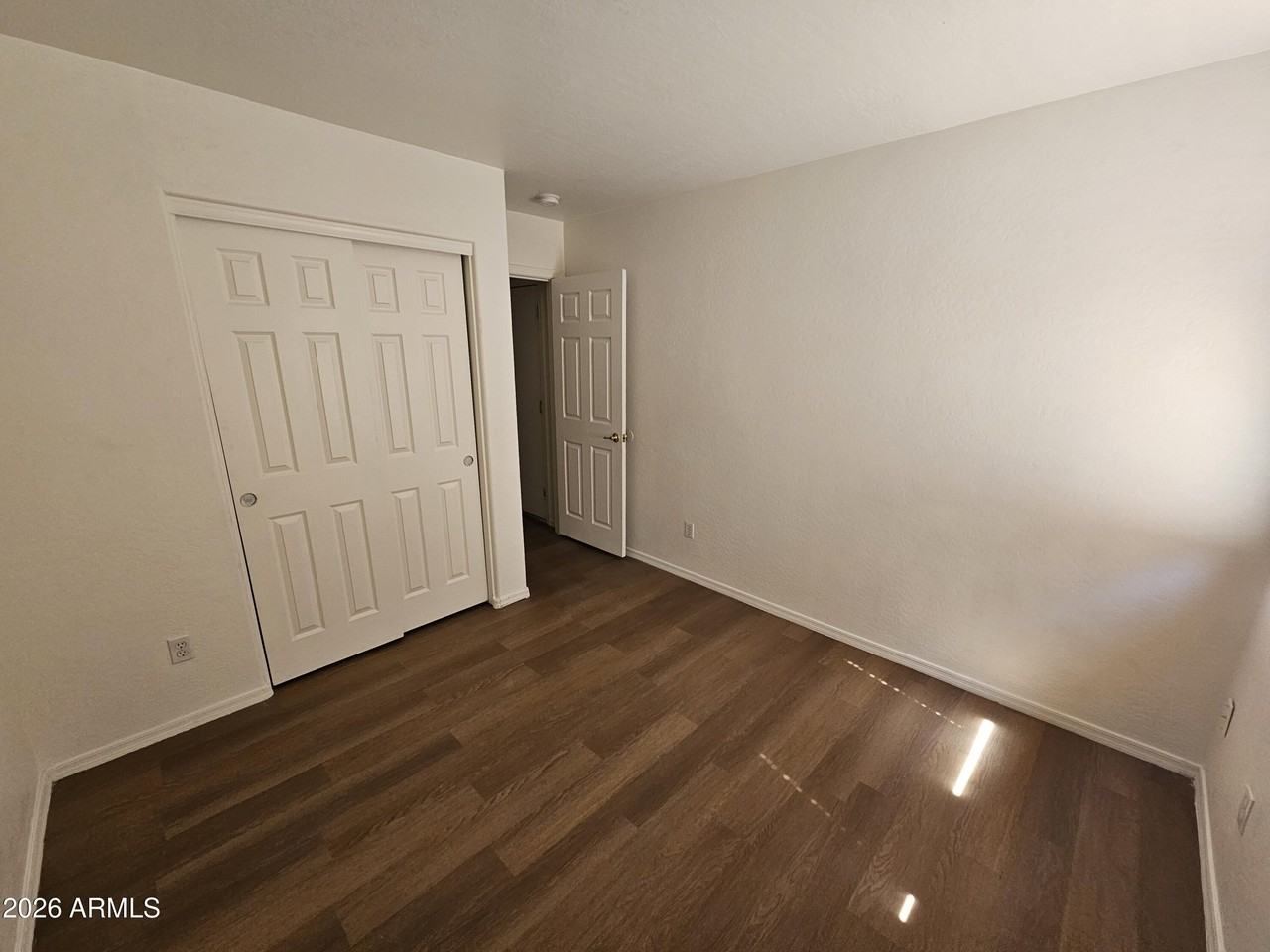 10809 W Edgemont Ave - Photo 6 of 7