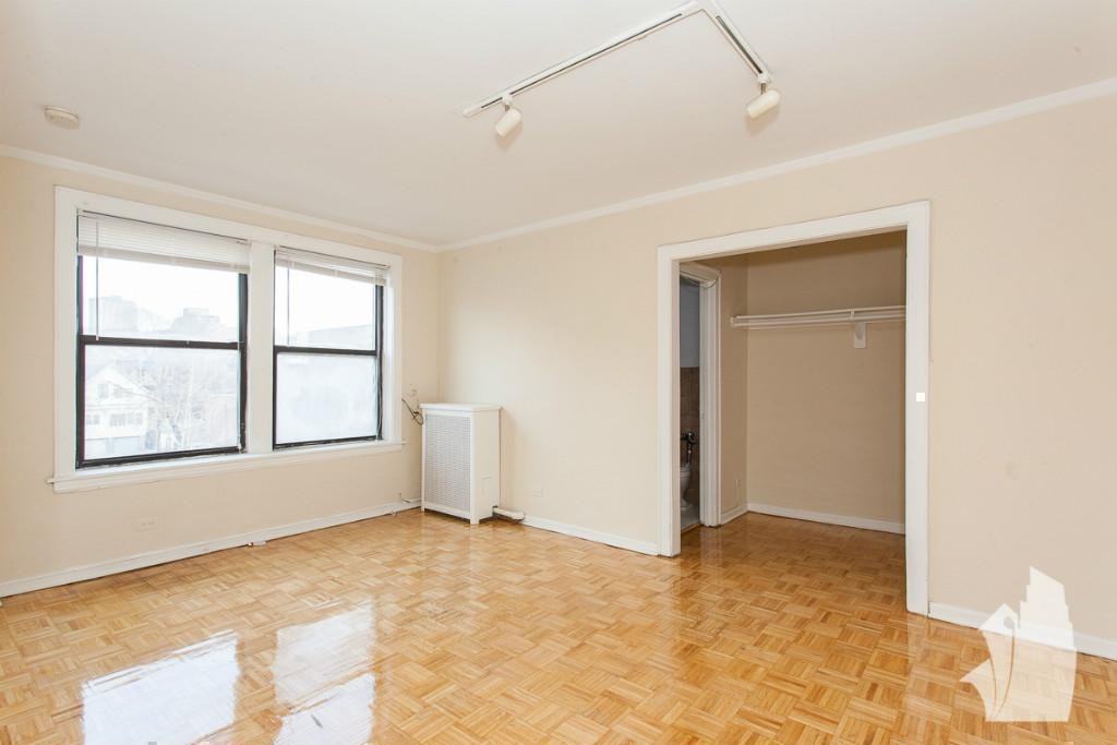 739 W Belmont Ave #510 - Photo 2 of 7