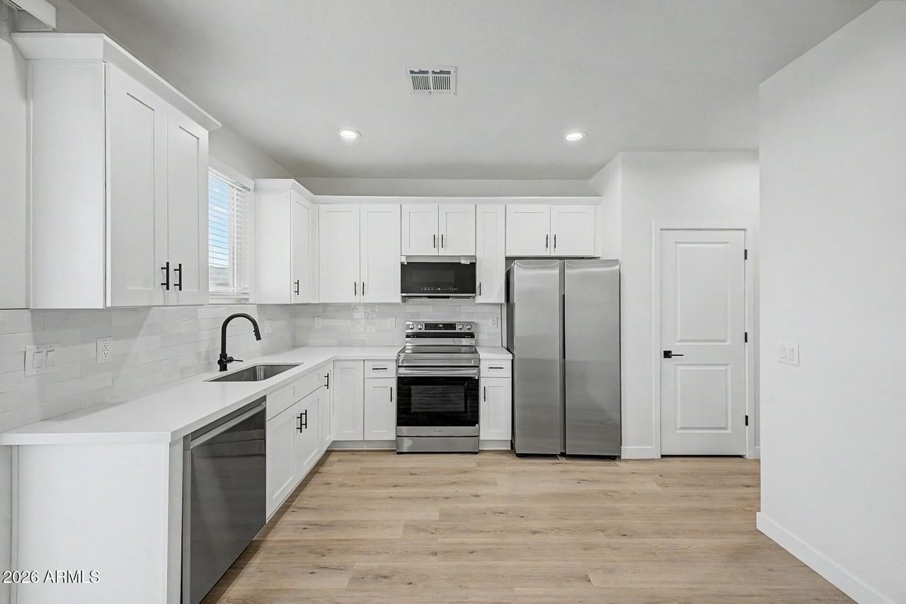 141 W Latona Rd - Photo 4 of 33