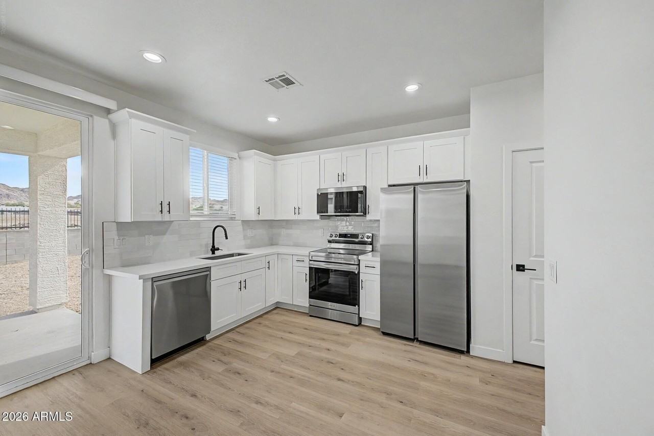 141 W Latona Rd - Photo 6 of 33
