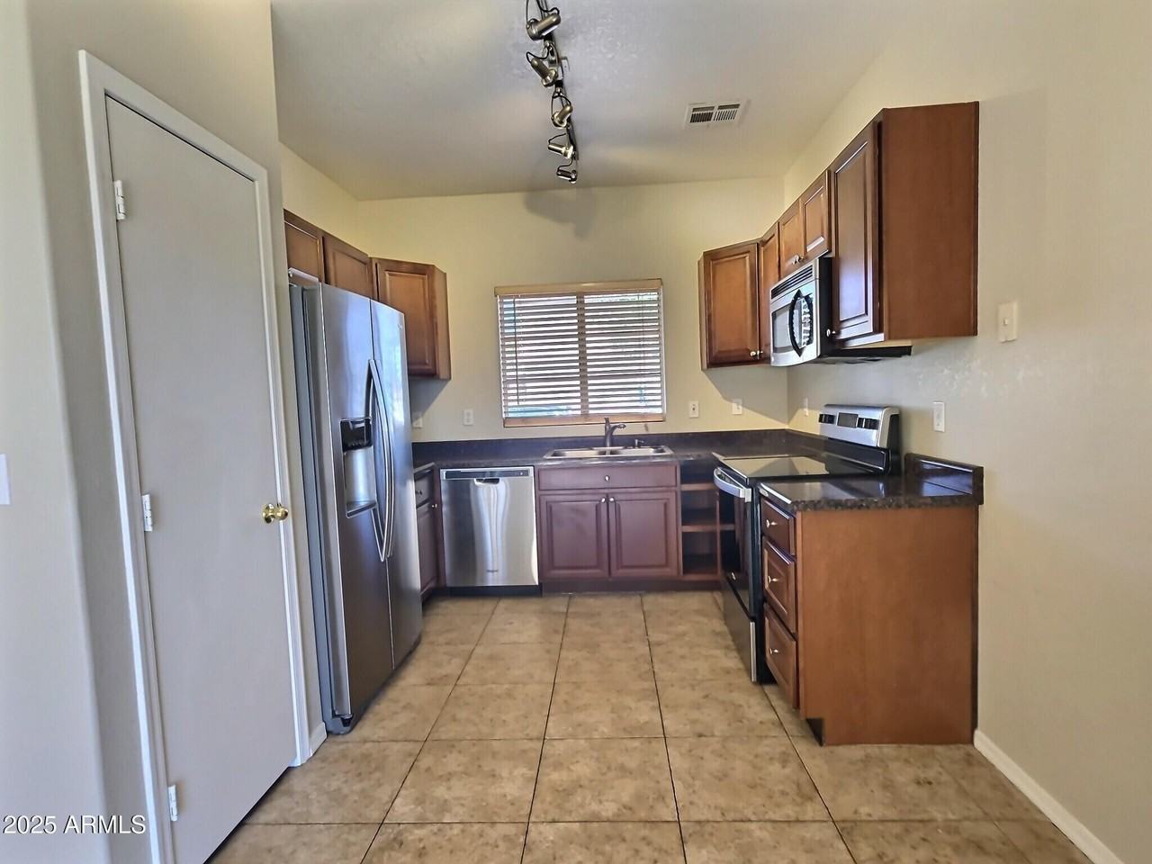 1212 S Boulder St #F - Photo 3 of 22