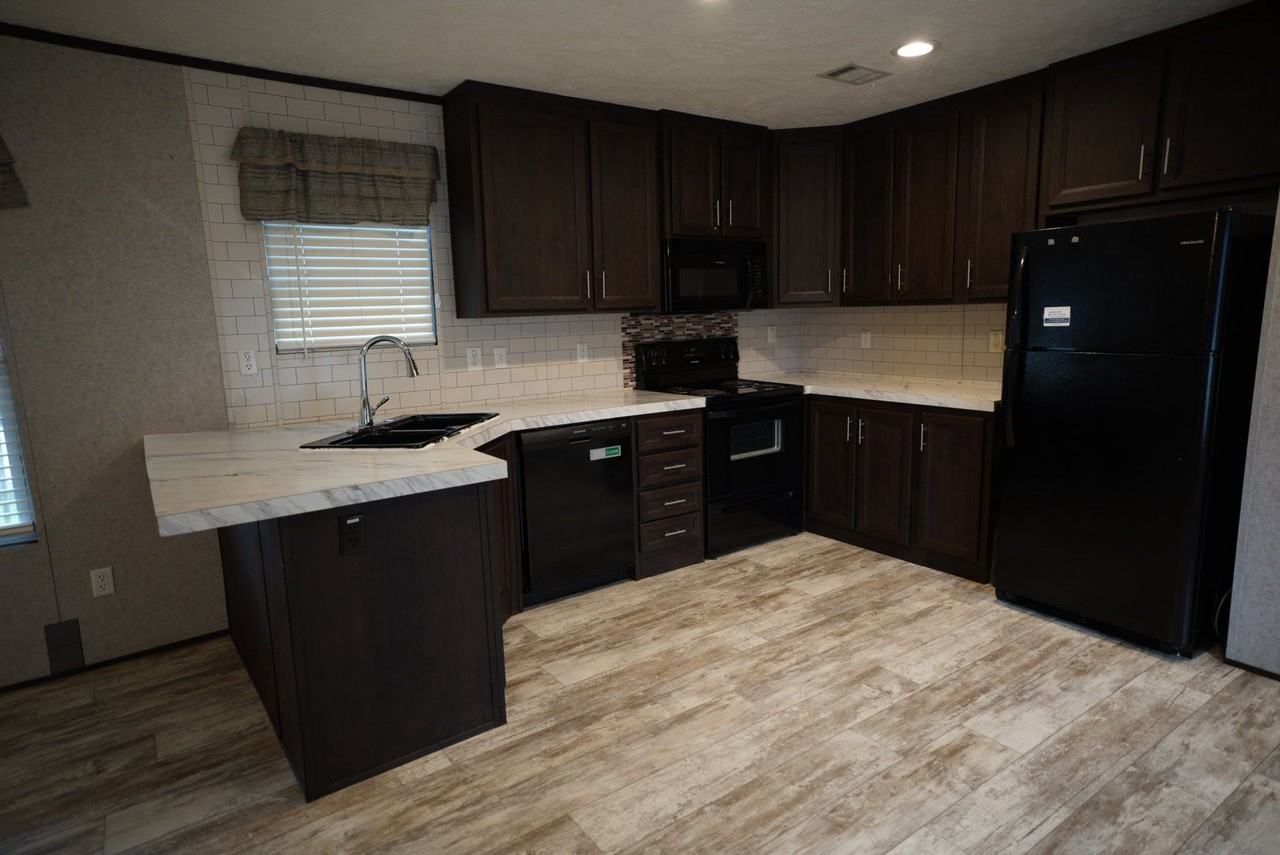 1007 Alexandria Rd Sw - Photo 2 of 19