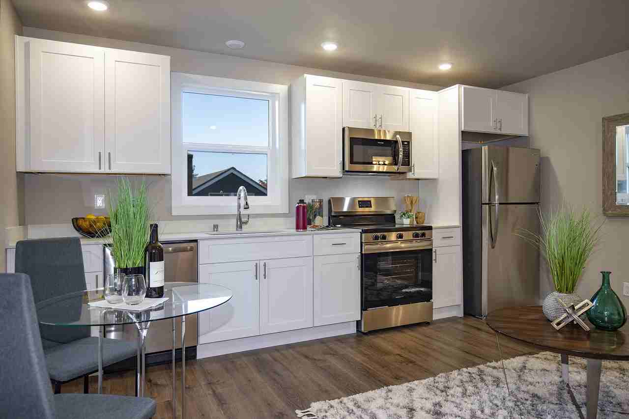 705 4th Ave Sw #3 - Photo 2 of 16