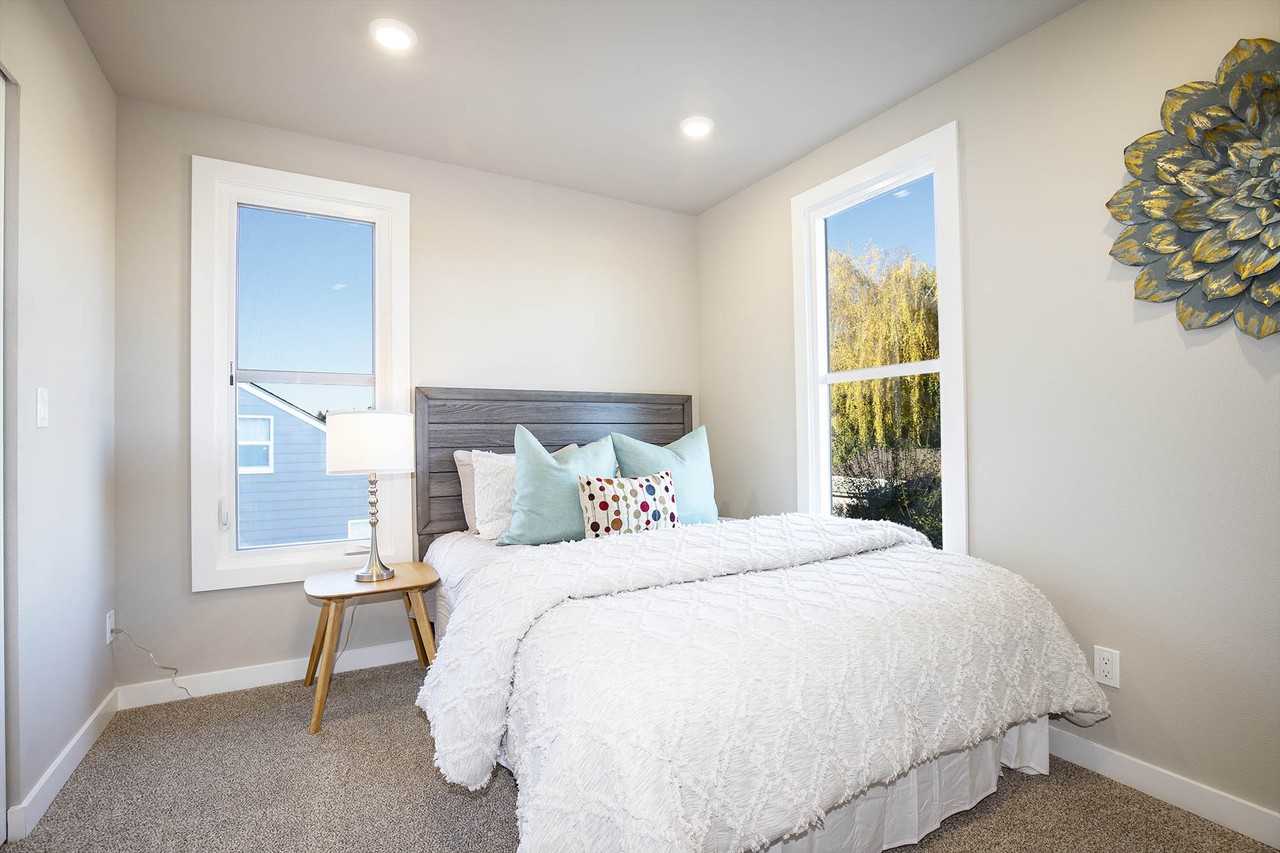705 4th Ave Sw #3 - Photo 6 of 16