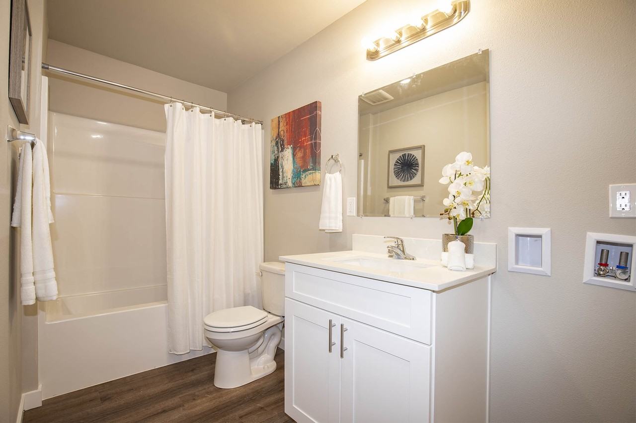 705 4th Ave Sw #3 - Photo 7 of 16