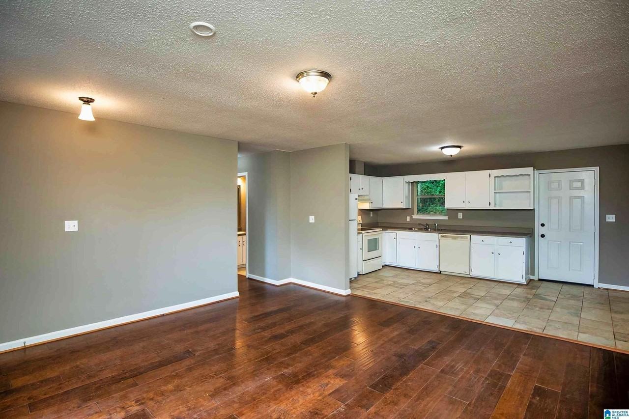 7823 Happy Hollow Rd - Photo 6 of 19