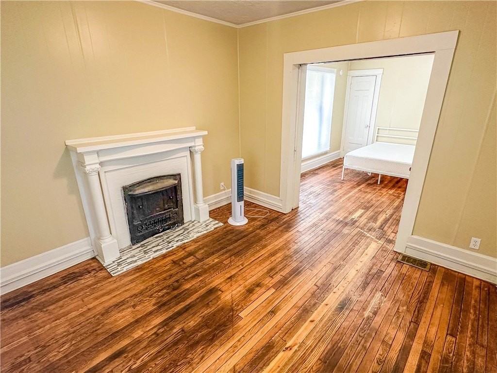 46 Peck St - Photo 3 of 8