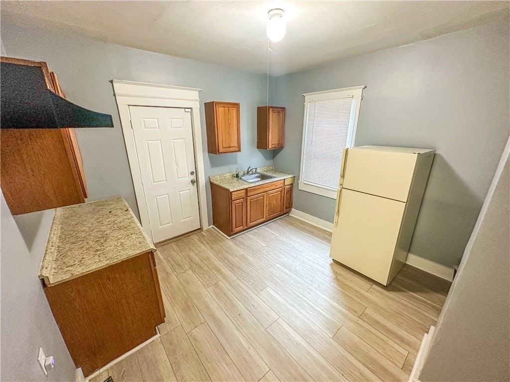 46 Peck St - Photo 5 of 8