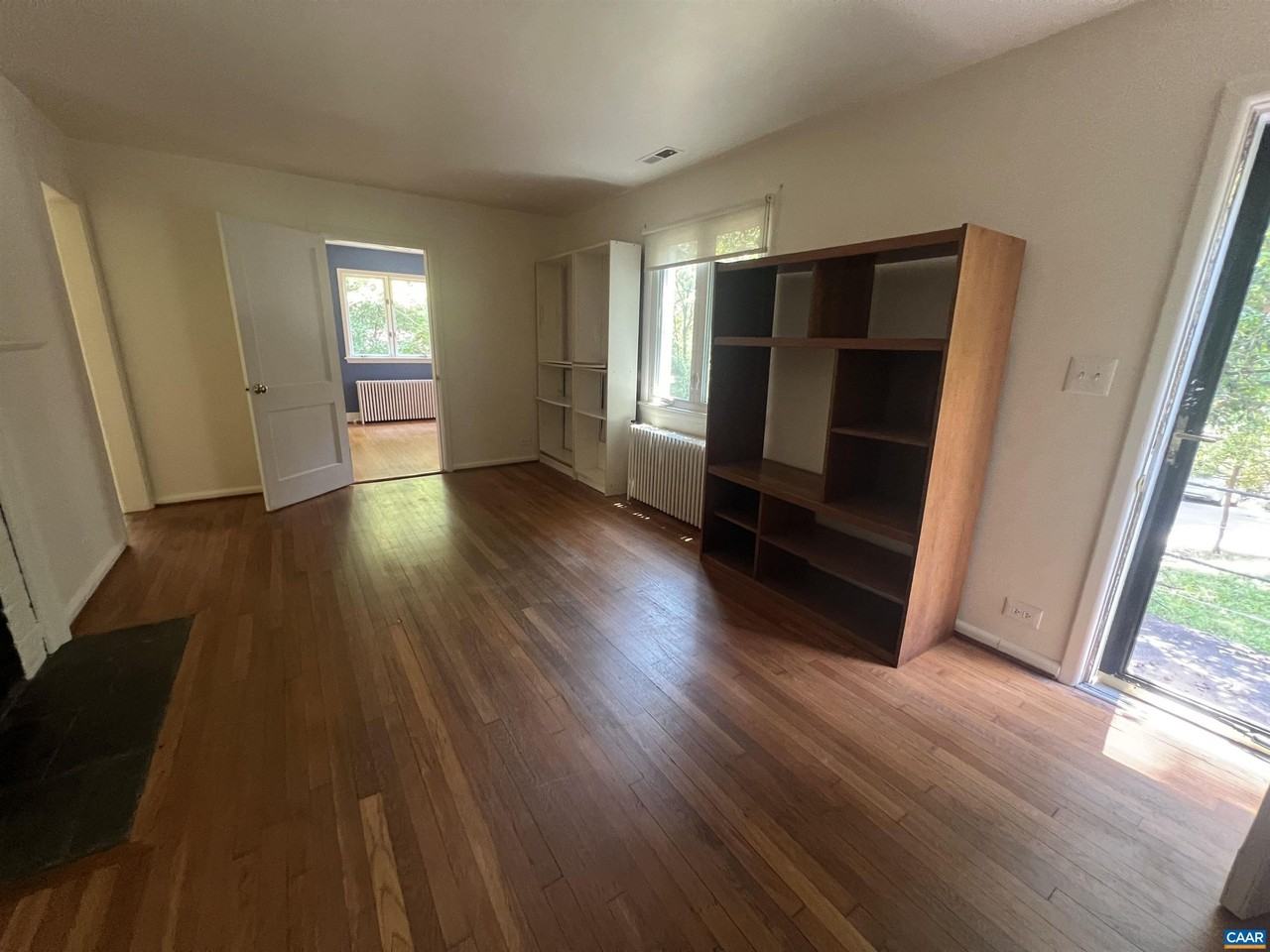 1429 Gentry Ln - Photo 6 of 14