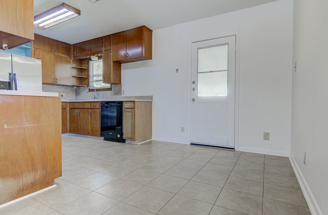 8406 Burrell Dr - Photo 7 of 25