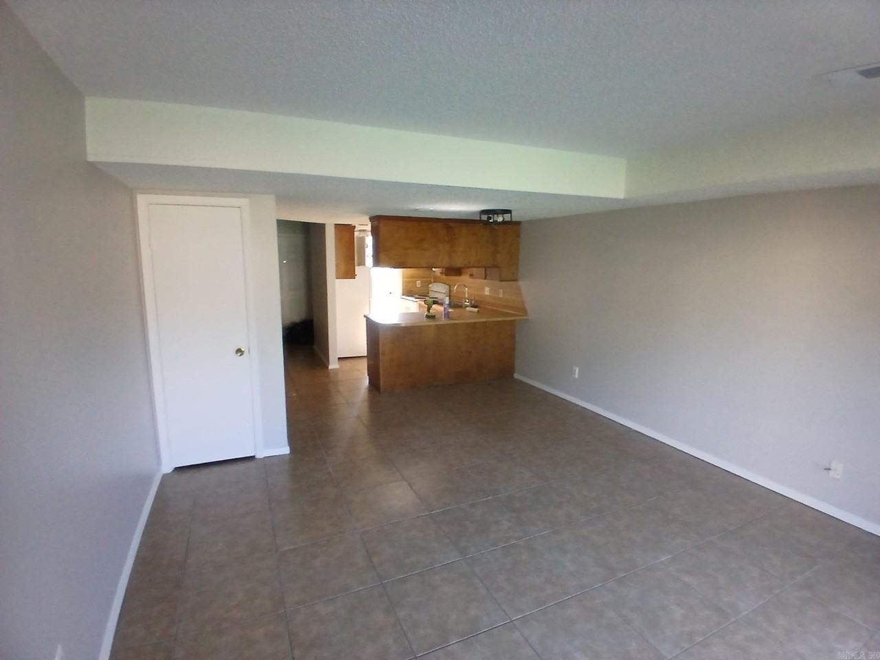705 S Spring St - Photo 7 of 10