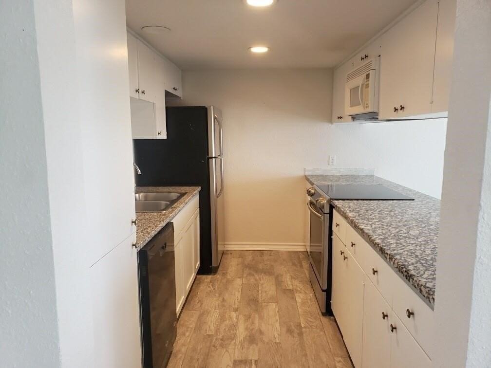 14801 Compass St #14 - Photo 3 of 12