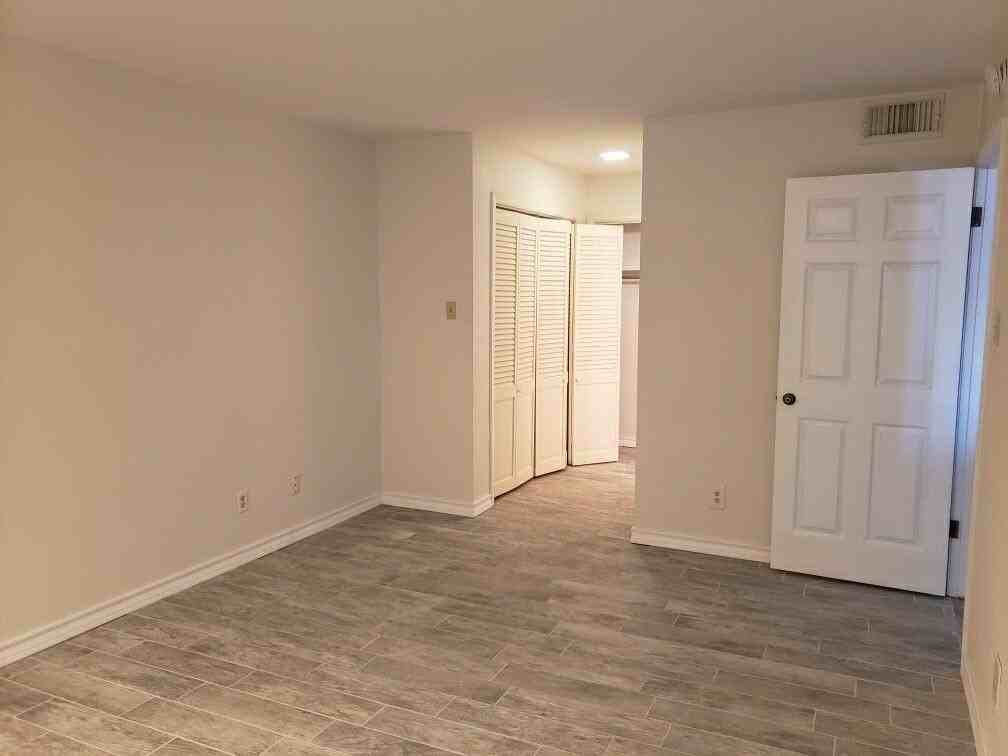 14801 Compass St #14 - Photo 7 of 12