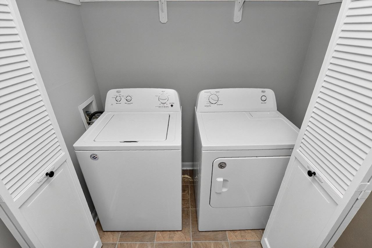 4804 Spring Lake Dr Apt C - Photo 6 of 21