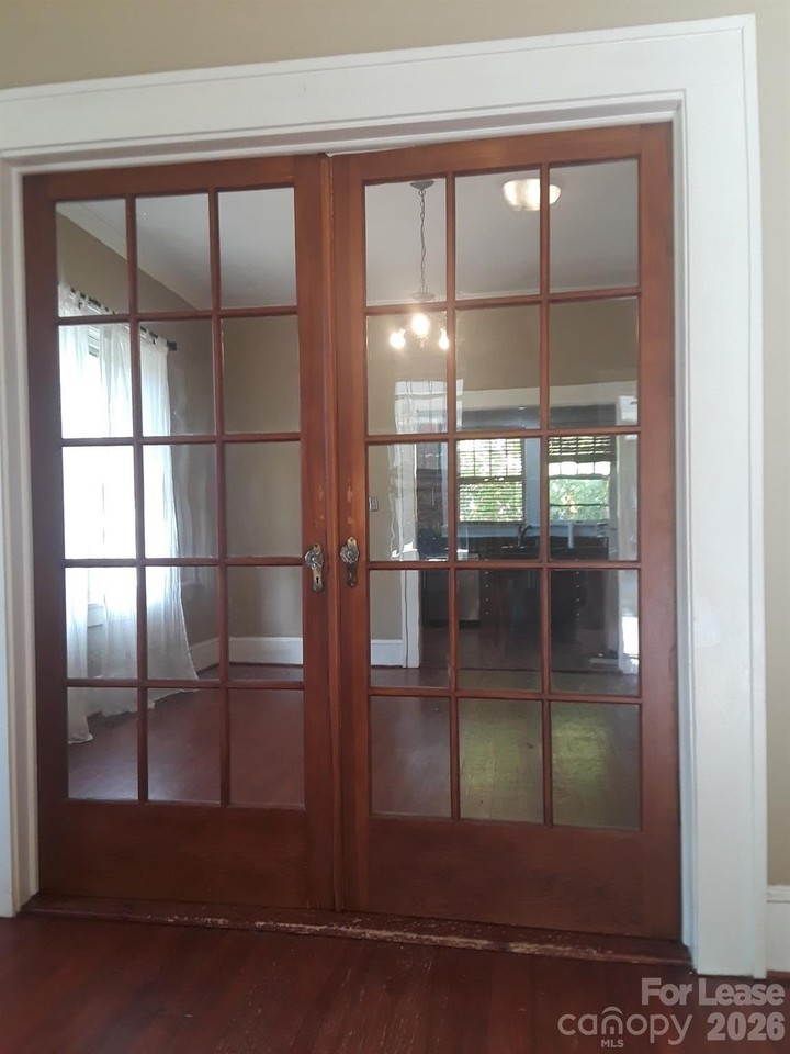 1201 E 35th St - Photo 2 of 19