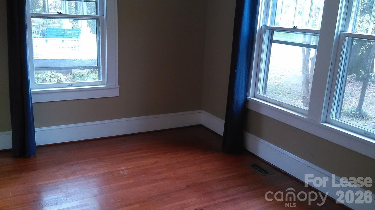 1201 E 35th St - Photo 4 of 19